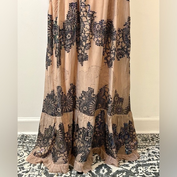 NWT Anthropologie Let Met Be Deep-V Dress in Neutral Motif Size Medium - Picture 11 of 16